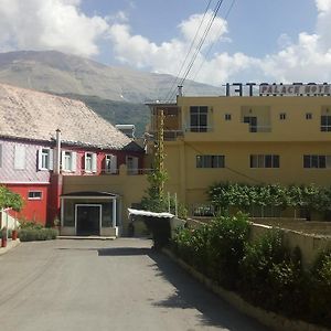 Palace Hotel Bcharré Exterior photo