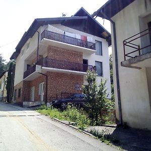 Hm - Konak Hotell Srebrenica Exterior photo