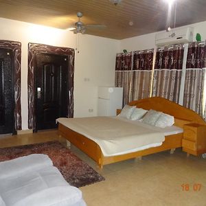 Nordik Palace Bed & Breakfast Hotell Tema Exterior photo