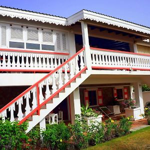 Rock Haven Bed & Breakfast Bed and Breakfast Basseterre Exterior photo