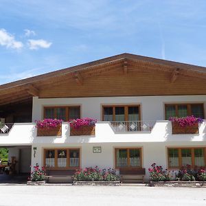 Haus Enzian Hotell Thiersee Exterior photo