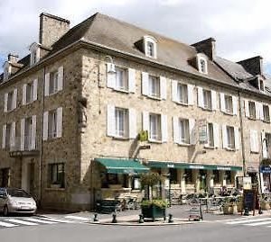 Logis -Hotel & Restaurant De La Place Les Monts d'Aunay Exterior photo