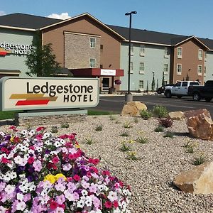 Ledgestone Hotel Vernal Exterior photo