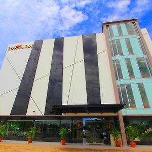 Lovina Inn Hotel Batam Nagoya Exterior photo