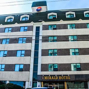 Emerald Hotel Jeju Exterior photo