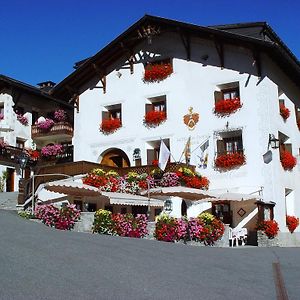 Schlosshotel Chaste Tarasp Exterior photo