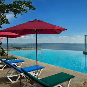 Four Points By Sheraton Sandakan Hotell Exterior photo