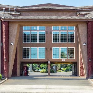 Aloha Inn & Suites Exterior photo