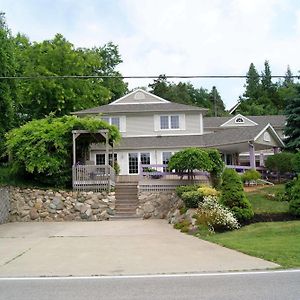 Bee 'N Bee Bed N' Breakfast Hotell Lambton Shores Exterior photo