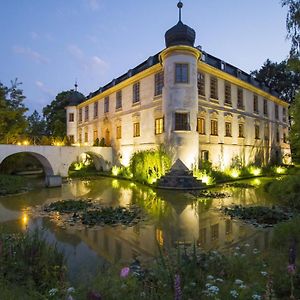 Chateau Trebesice Hotell Kutná Hora Exterior photo