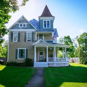 Burdett House Bed&Breakfast Bed and Breakfast Exterior photo