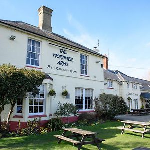 The Mortimer Arms (Adults Only) Hotell Romsey Exterior photo