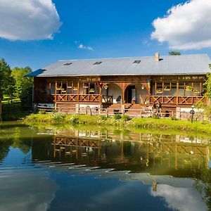 Міжгорянка Hotell Verkhnyaya Stynava Exterior photo