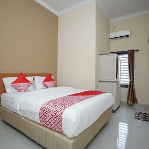 Oyo 959 Graha Ham Family Hotell Palembang Exterior photo