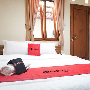 Reddoorz Syariah Near Exit Tol Malang Hotell Exterior photo