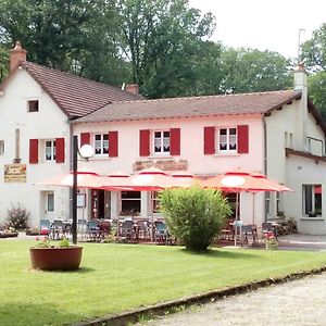 Le Rond Gardien Hotell Isle-et-Bardais Exterior photo