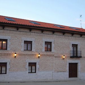 La Casona De Dona Petra Hotell Villarmentero de Campos Exterior photo