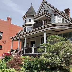 Mahogany Manor Bed & Breakfast Bed and Breakfast Saint John Exterior photo