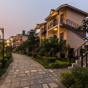 Hotel Seven Star Sauraha Exterior photo