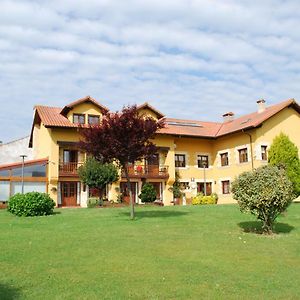 Posada Cabarceno Hotell Exterior photo