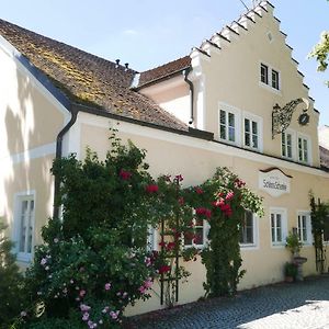 Schloss - Schenke Tunzenberg Hotell Mengkofen Exterior photo