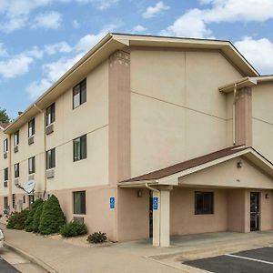 Super 8 By Wyndham Dumfries/Quantico Hotell Exterior photo