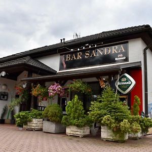 Bar Sandra Hotell Belkovice Exterior photo