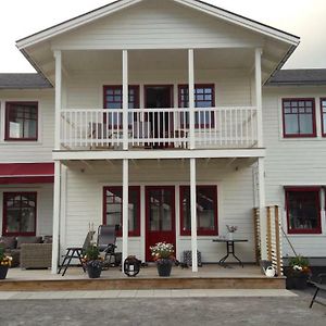 Oeregrund Bnb Bed and Breakfast Exterior photo