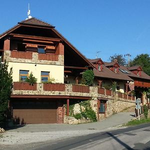 Ubytovani Steak-Hredle Hotell Exterior photo