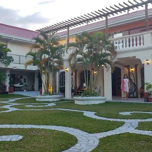 Casa Familya Hotell Batac Exterior photo