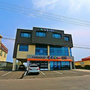 Sunplay Pension Hotell Seogwipo Exterior photo