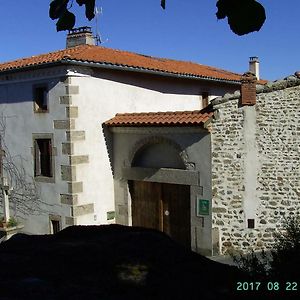 La Fontaine Bed and Breakfast Saint-Georges-en-Couzan Exterior photo