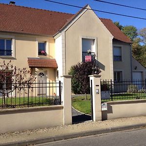 Au Petit Nid De Valaine Bed and Breakfast Maisse Exterior photo