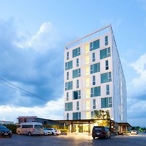 อีซี่โฮเทล 2 Hotell Lamphun Exterior photo