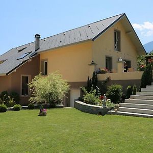 Chez Veronique Et Freddy Bed and Breakfast Saint-Jean-de-Maurienne Exterior photo