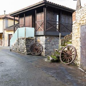 Casa Delfina Pensionat Pravia Exterior photo