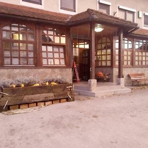 Gostilna Ulcar Hotell Ig Exterior photo