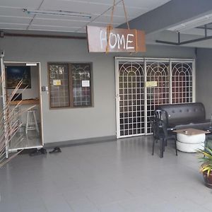 Home Guesthouse Malacca Exterior photo