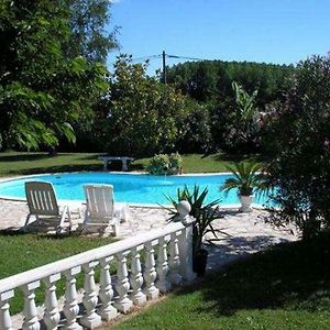 Chambre D'Hotes Bleue Bed and Breakfast Saint-Nicolas-de-la-Grave Exterior photo