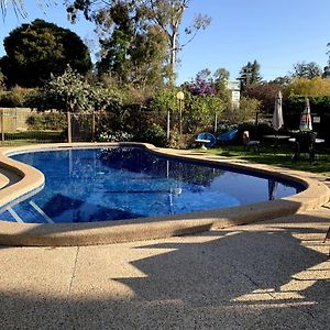 Kingswood Motel Tocumwal Exterior photo