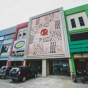 Reddoorz @ Kawasan Industri Jababeka Hotell Bekasi Exterior photo