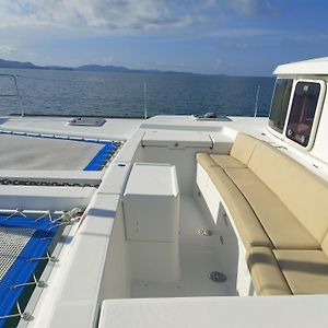 Discover Catamaran Phuket - Lagoon440 Hotell Mai Khao Exterior photo