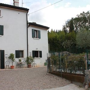 Casa Vacanze Corte Dei Dami Caprino Veronese Exterior photo