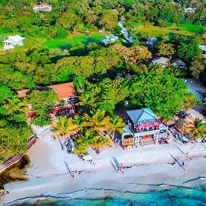 Fosters West Bay Resort Exterior photo