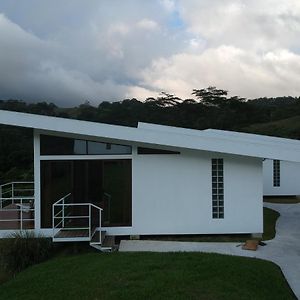 Hotel Laguna Arenal Union Exterior photo