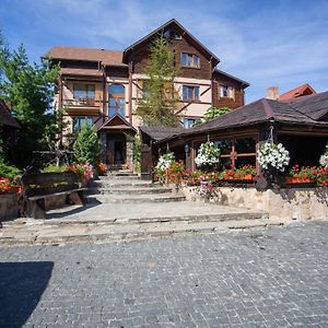 Nebokrai Hotell Jaremtje Exterior photo