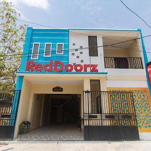 Reddoorz Syariah Near Politeknik Negeri Madiun Hotell Exterior photo