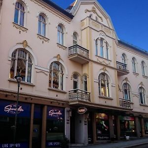 Grand Hotel Honefoss Exterior photo