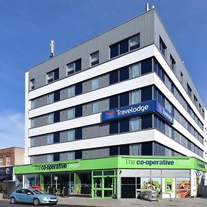 Travelodge London Raynes Park Exterior photo