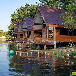 Pechpailin Resort Kanchanaburi City Exterior photo